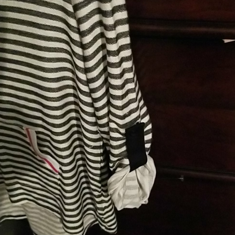 Top - Picture 3 of 5